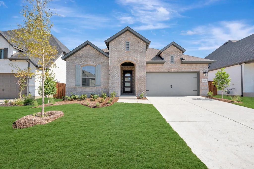 4216 Silver Spur Court, Aubrey