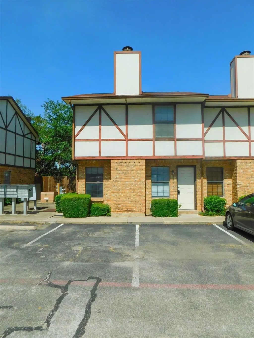 1137 Dallas Drive, Denton