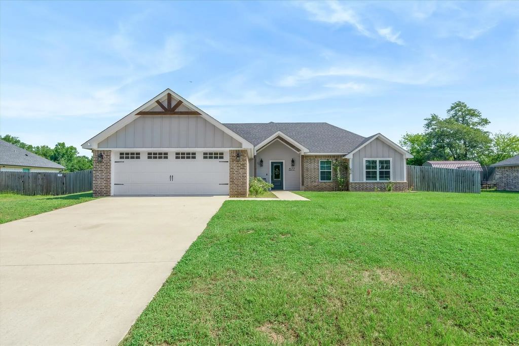 677 Oklahoma Street, Van