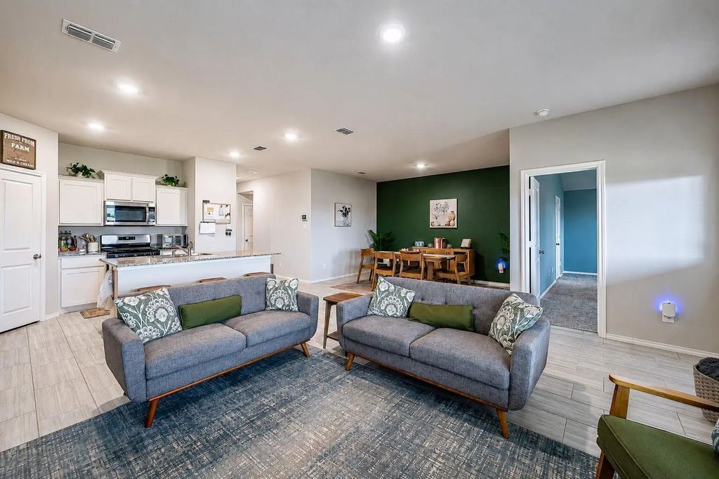 860 Round Robin Lane, Fort Worth