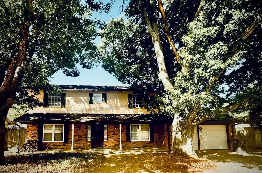 1912 Winewood Lane, Arlington