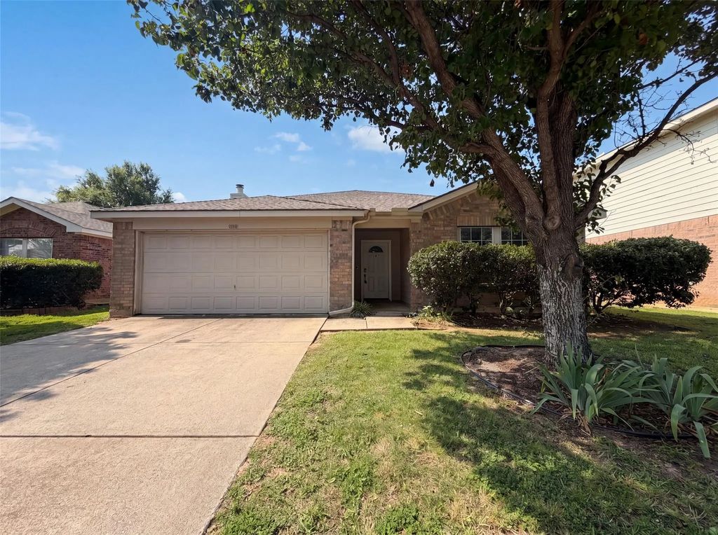 9100 Chisholm Trail, Cross Roads