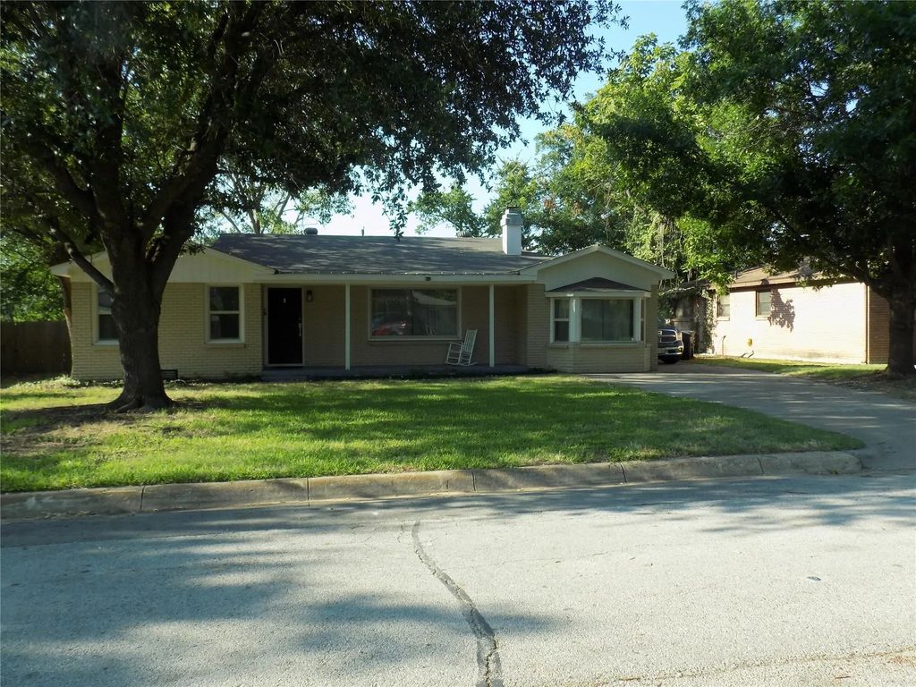 7821 Hood Street, Lakeside