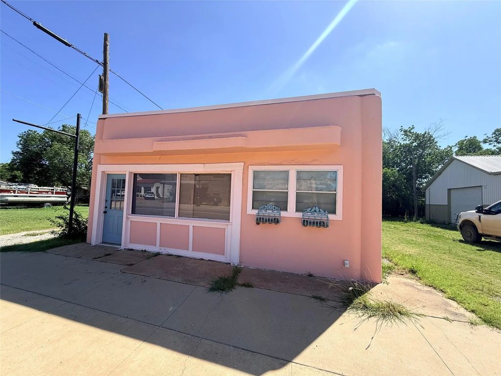1307 Conrad Hilton Boulevard, Cisco