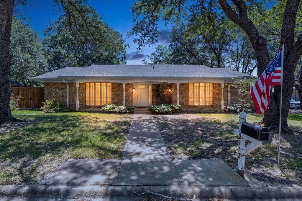 2712 Rix Street, Commerce
