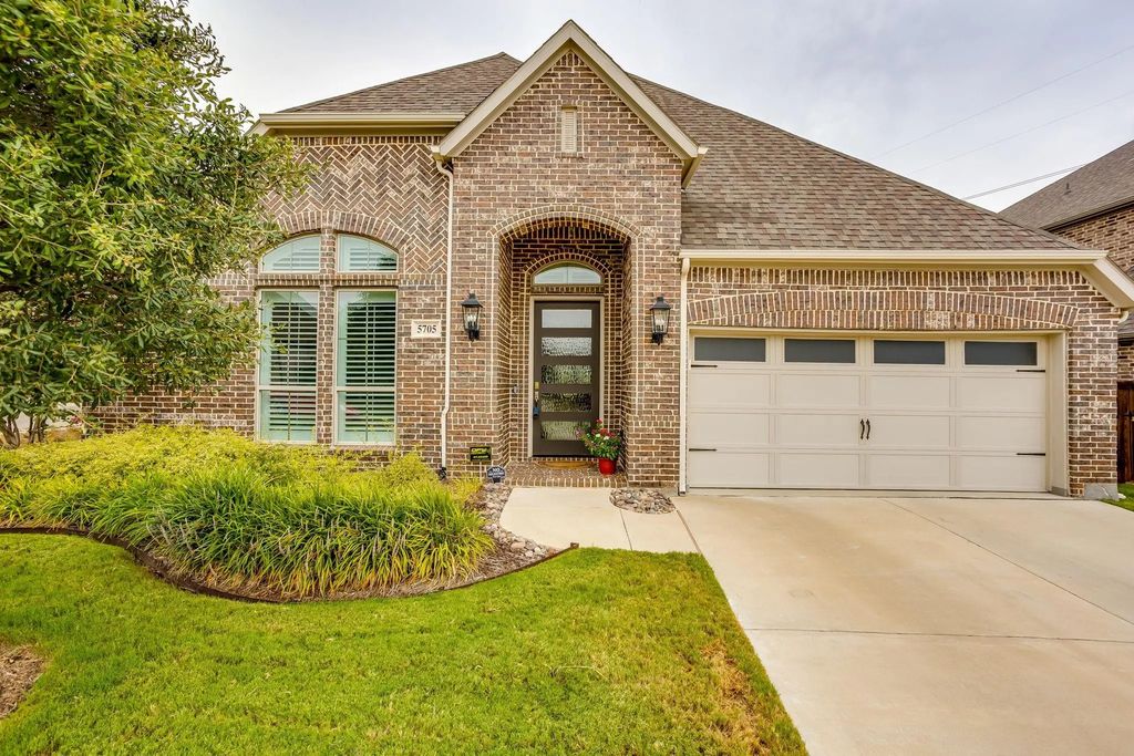 5705 Pope Creek Road, Fort Worth