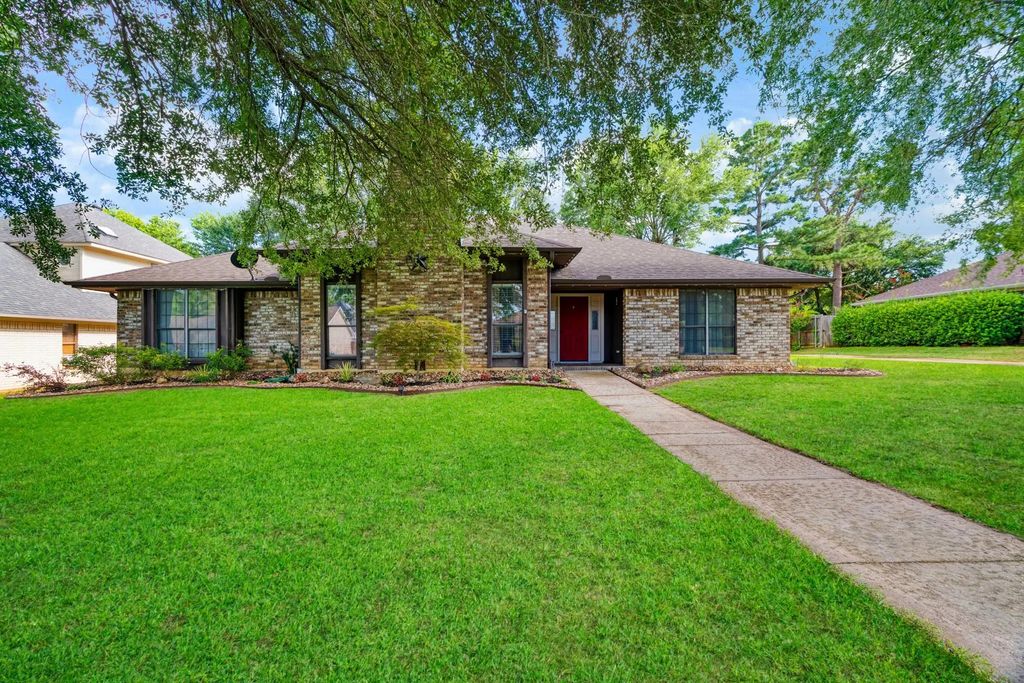 4030 Shannon Drive, Paris