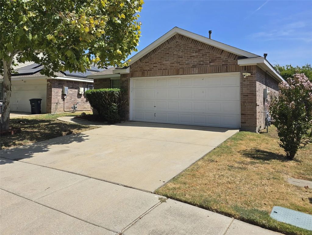 8928 Sunny Hollow Drive, Fort Worth