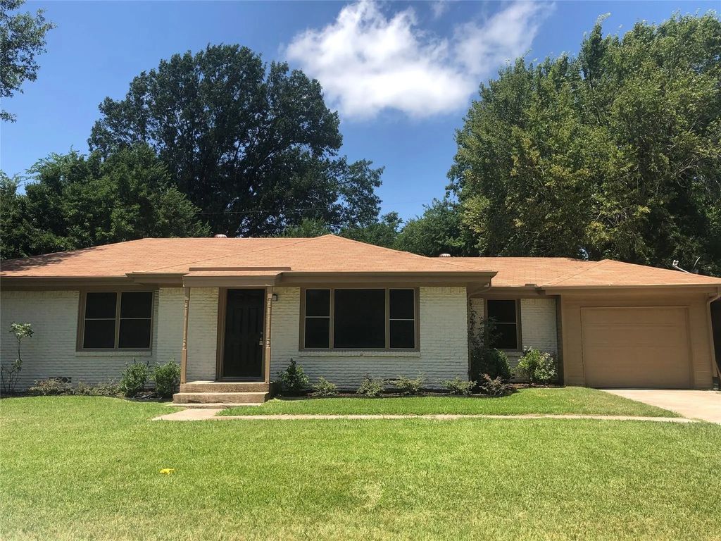 1806 Austin Drive, Kaufman