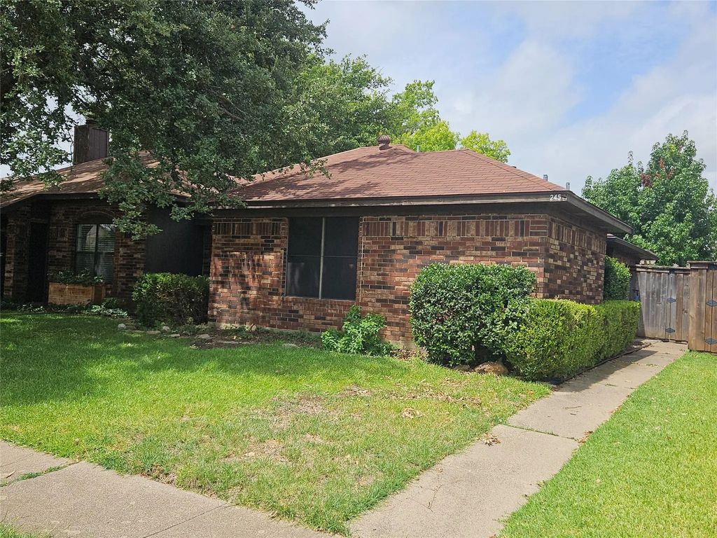 245 Willingham Drive, Coppell