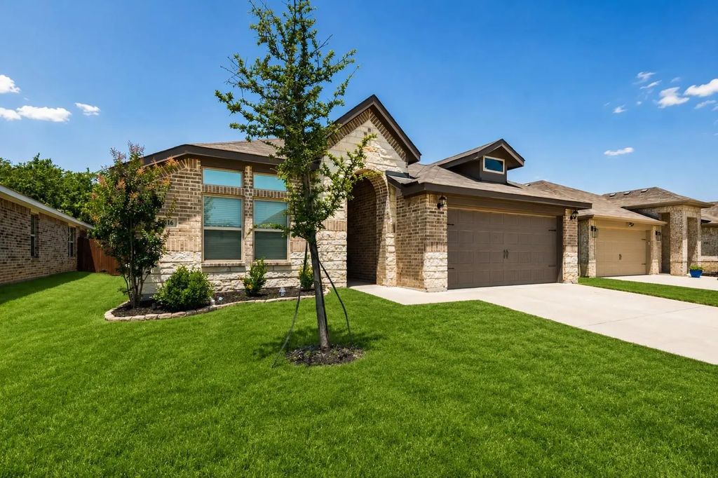 9916 Mescalbean Boulevard, Fort Worth