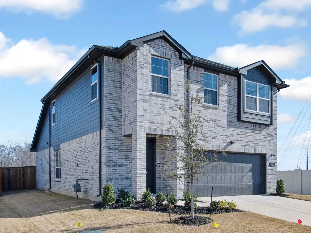 1653 Cloud Cover View, Weston