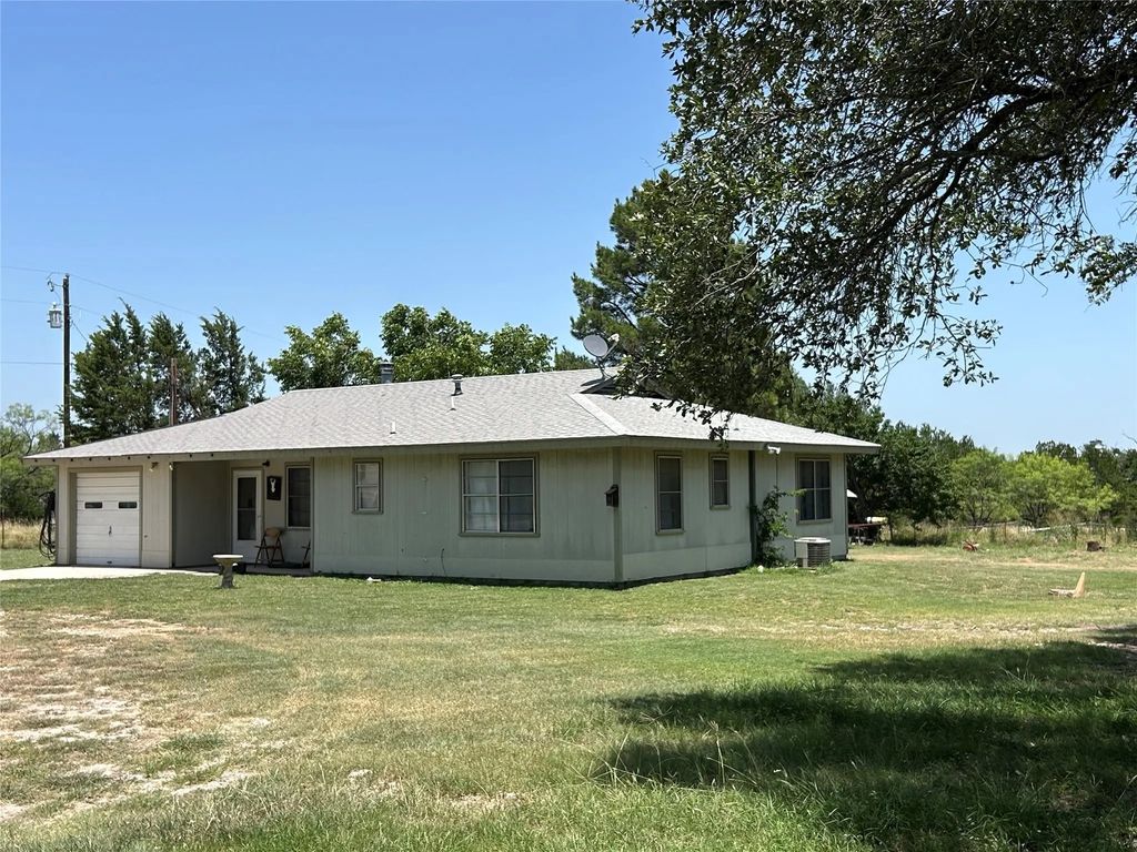 68 County Road 517, Goldthwaite