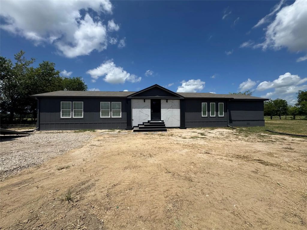 4868 County Road 2242, Greenville