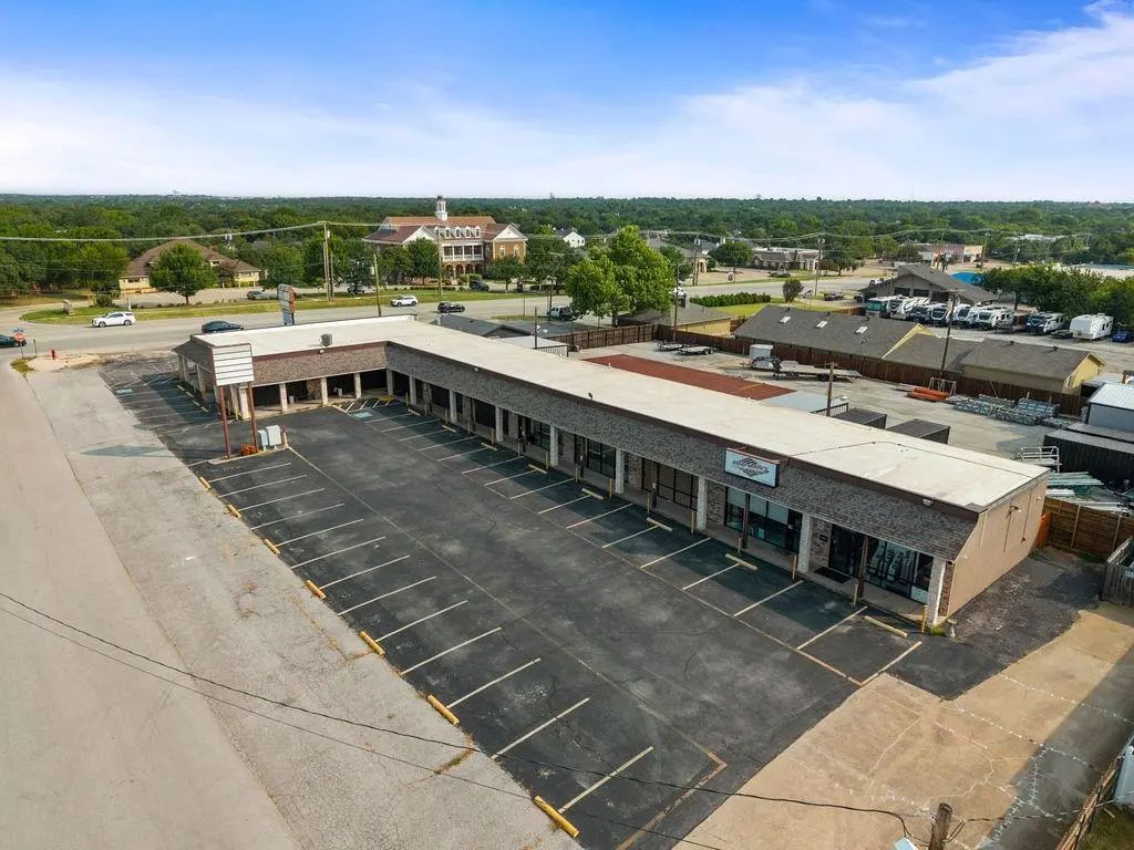 4121 Colleyville Boulevard, Colleyville