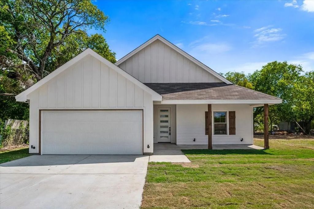 1104 Boone Street, Cleburne