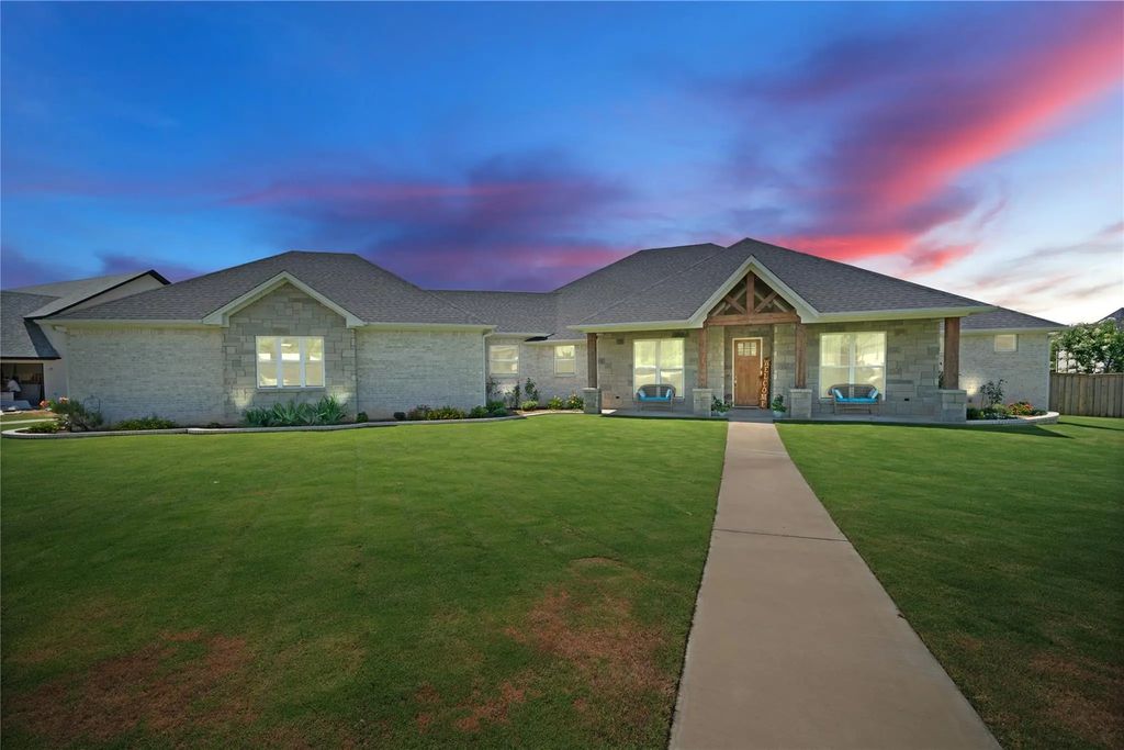 219 White N Gail Lane, Bullard