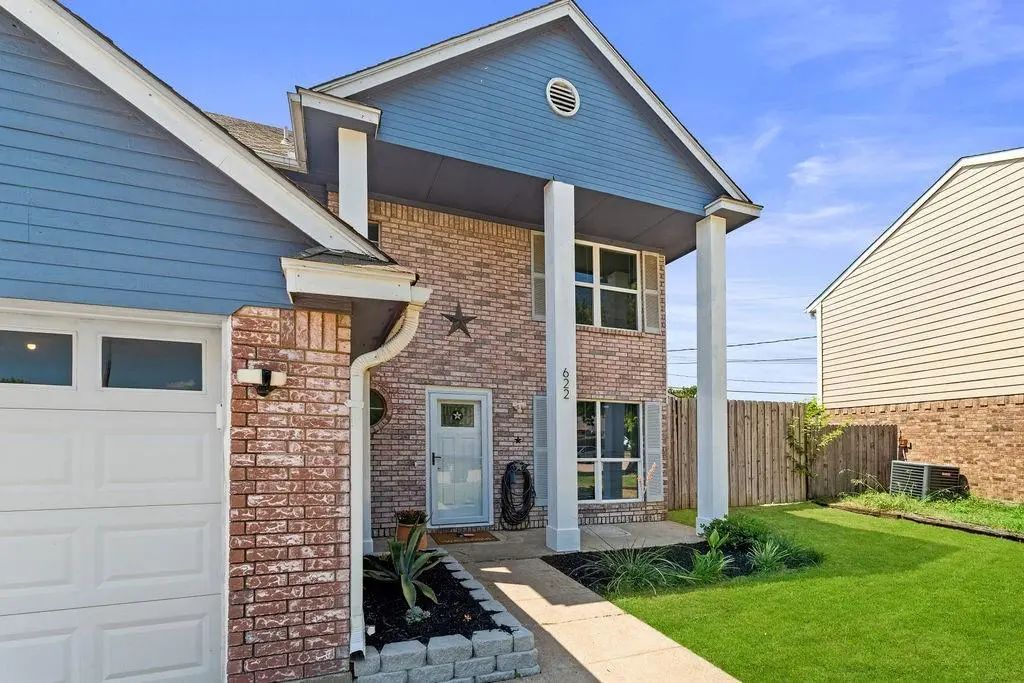 622 Mission Hills Drive, Arlington