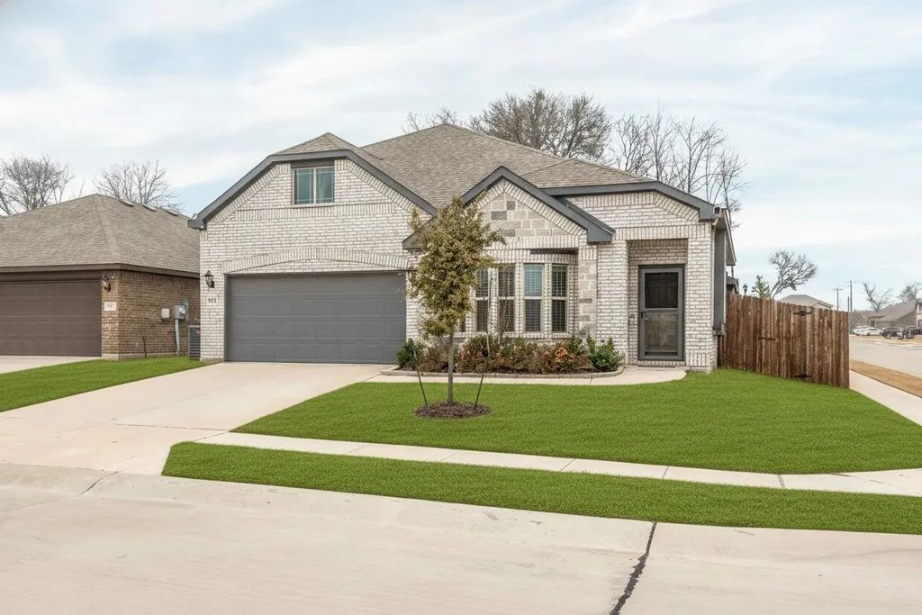 505 Lucas Lane, Lavon