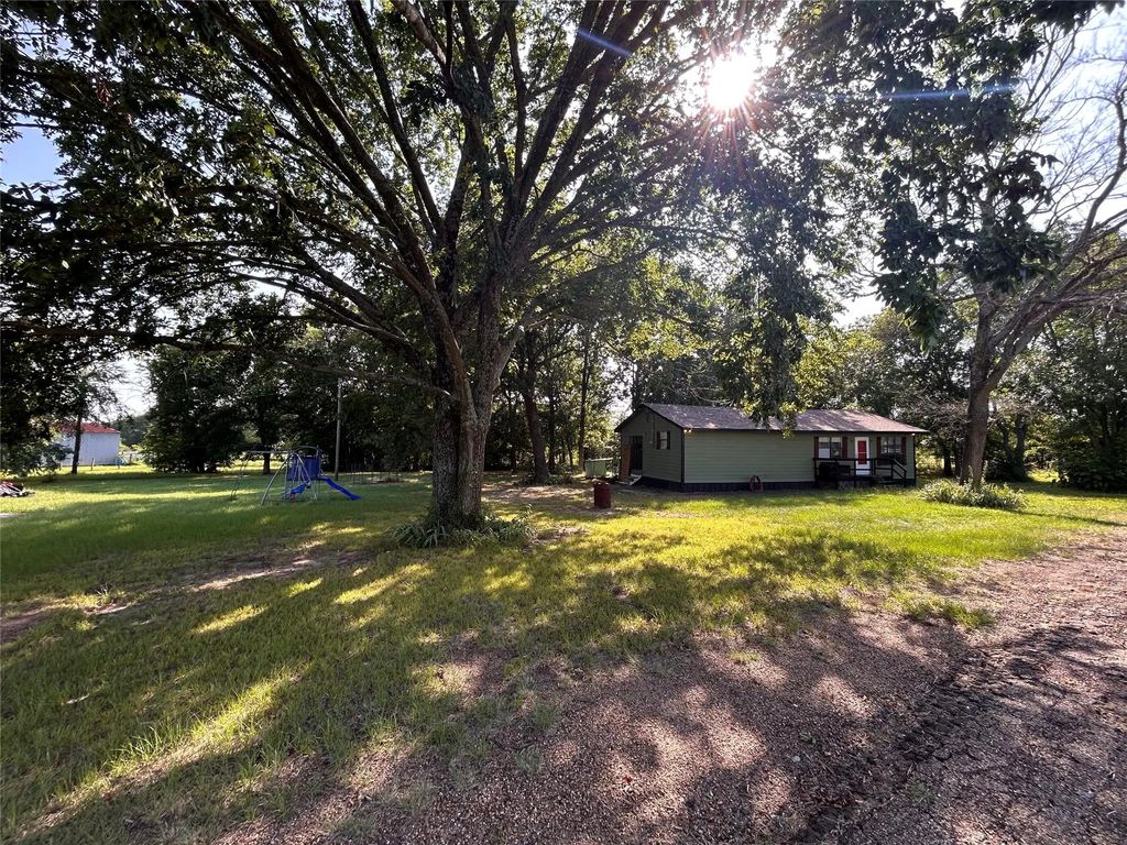 130 Cr 3821, Wills Point