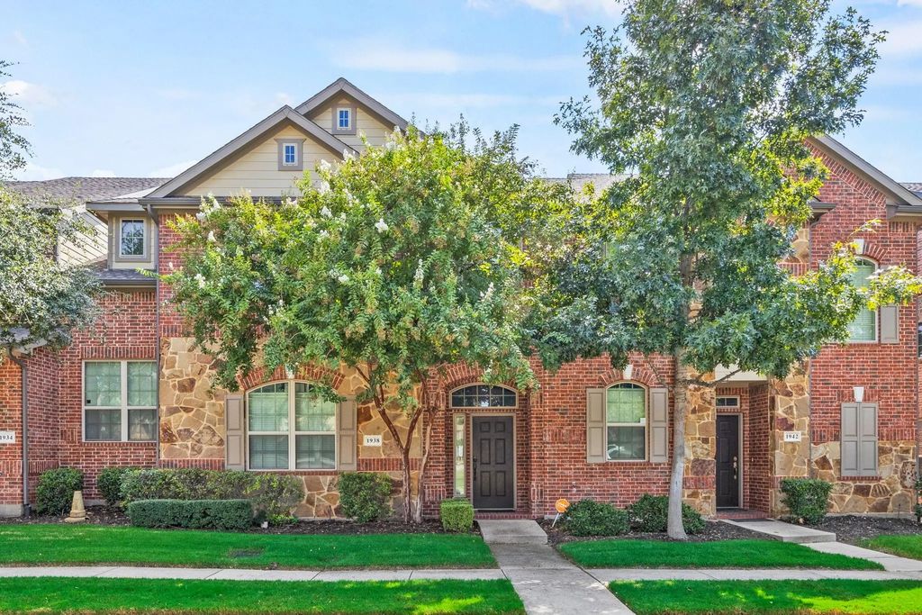 1938 Loma Alta Drive, Irving