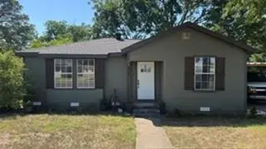 821 College Street, Cleburne