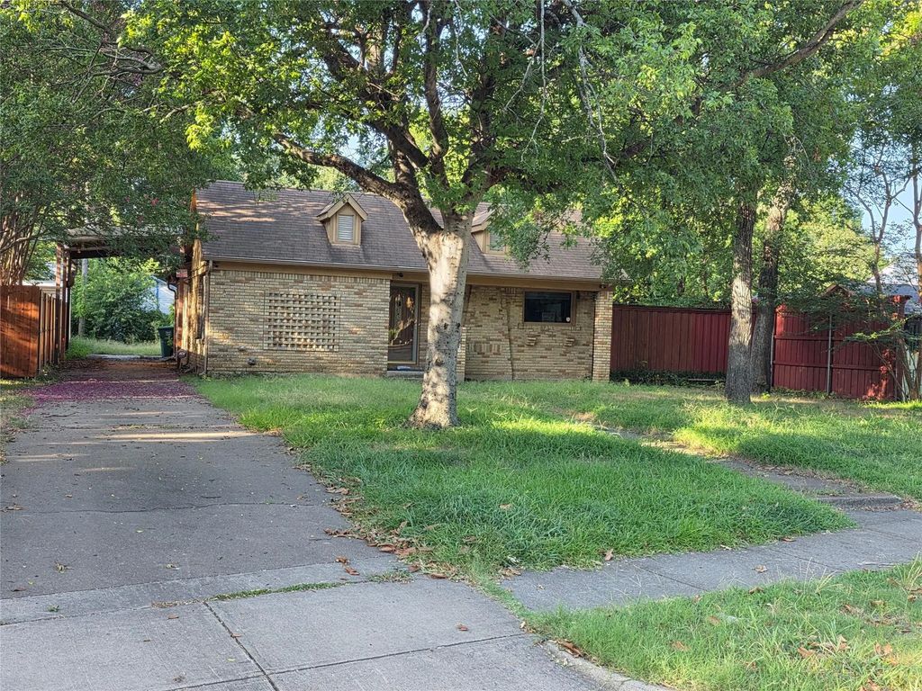 2216 Daisy Lane, Fort Worth