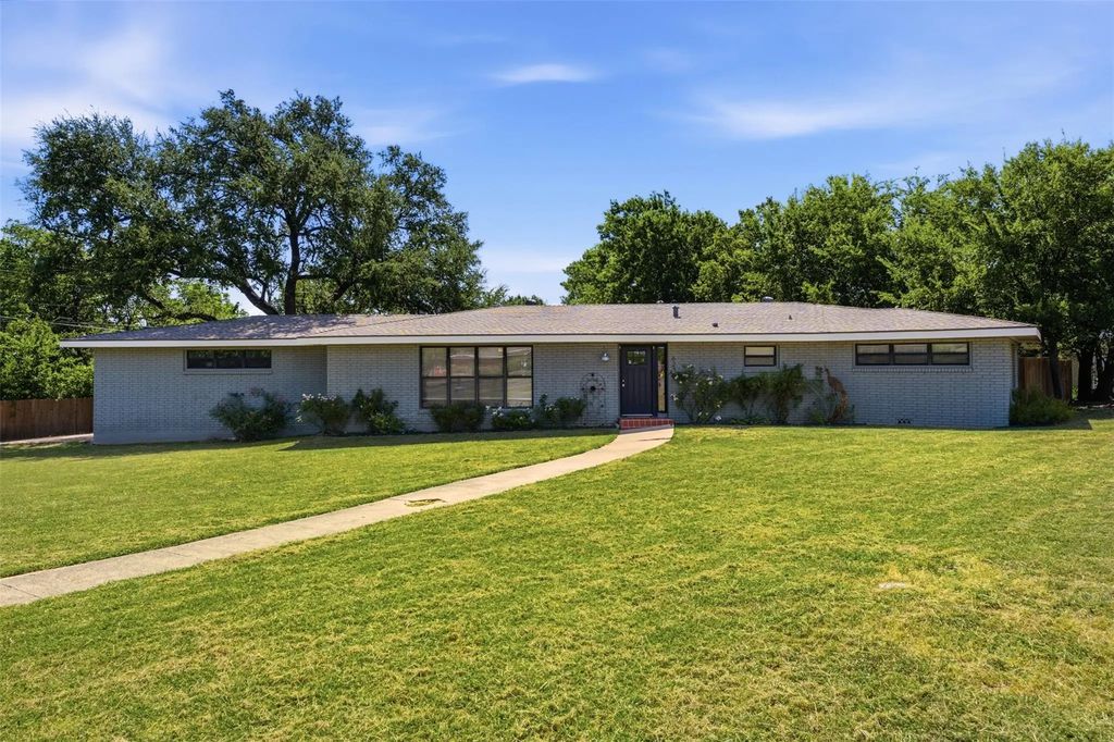 627 Bellaire Drive, Woodway