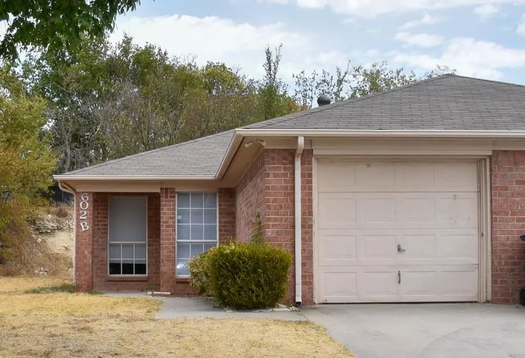 602 Crestridge Court B, Decatur