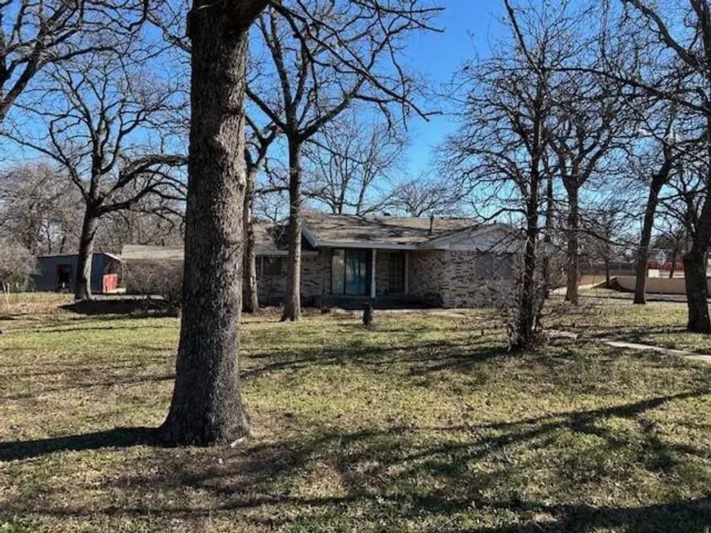 904 Boyd Road, Azle
