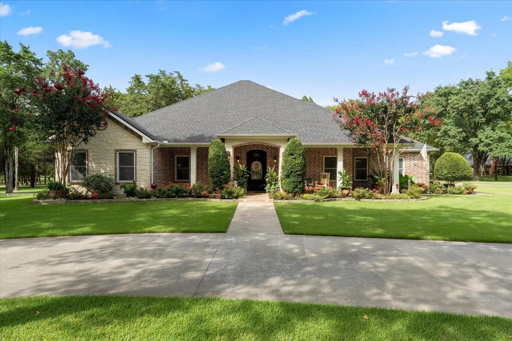 156 Private Road 5942, Yantis