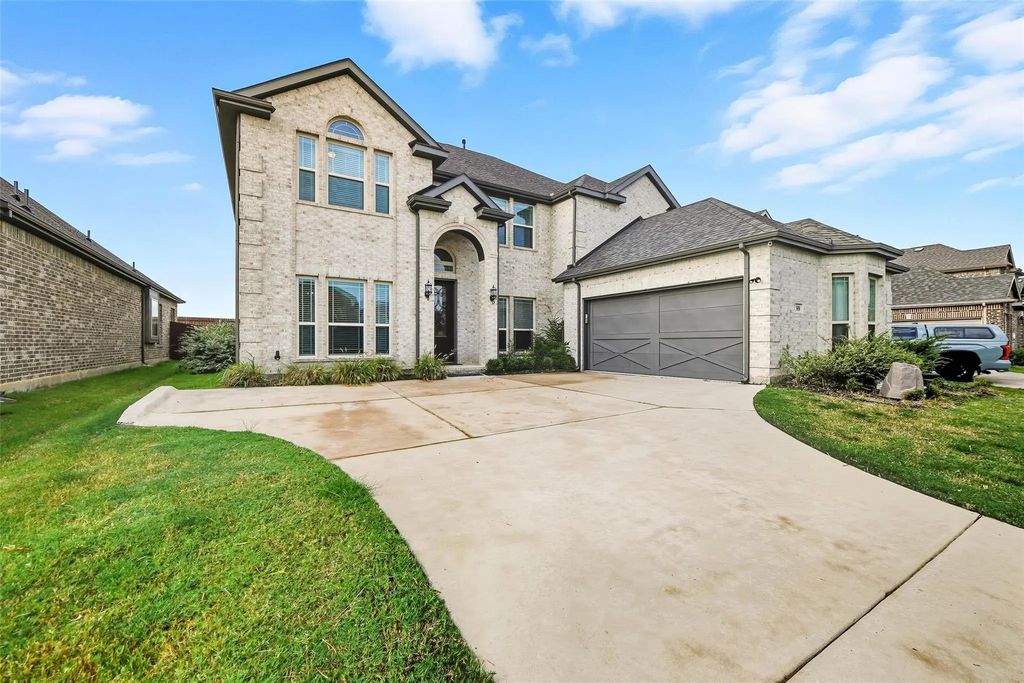 1308 Thunder Dove Drive, Mansfield