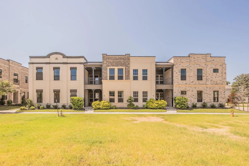 305 Sunset Lane 104, Fort Worth