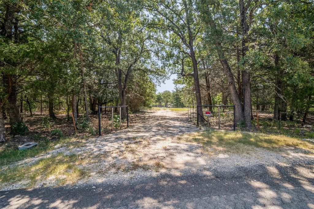 5915 County Road 2516, Royse City