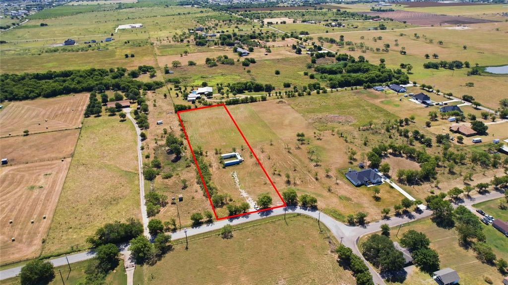5675 County Road 913, Godley