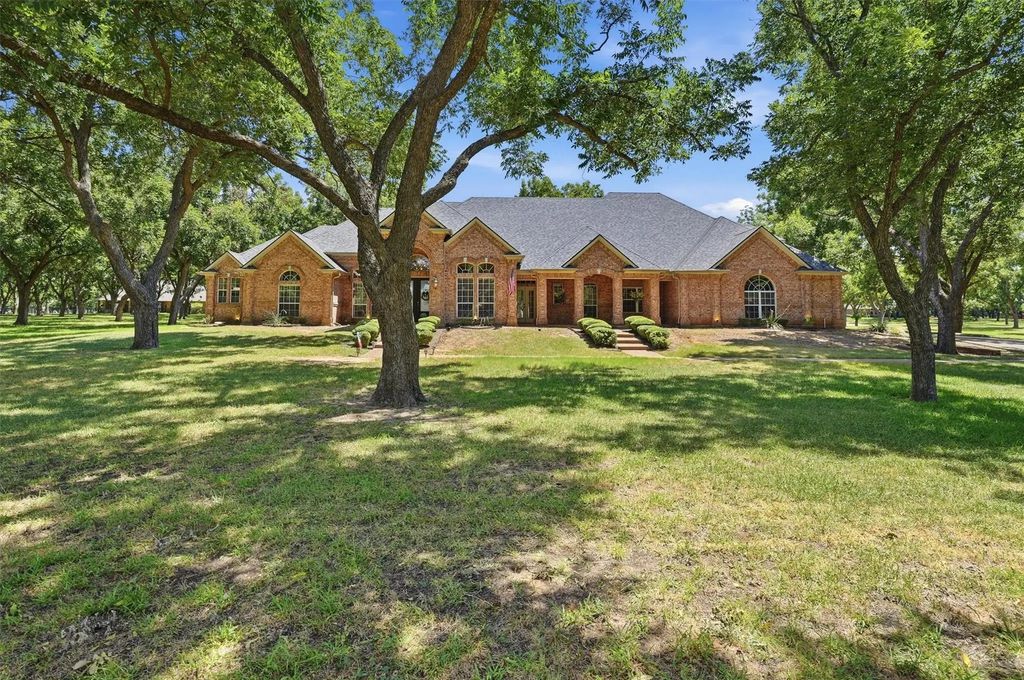 7405 Fox Fire Court, Granbury