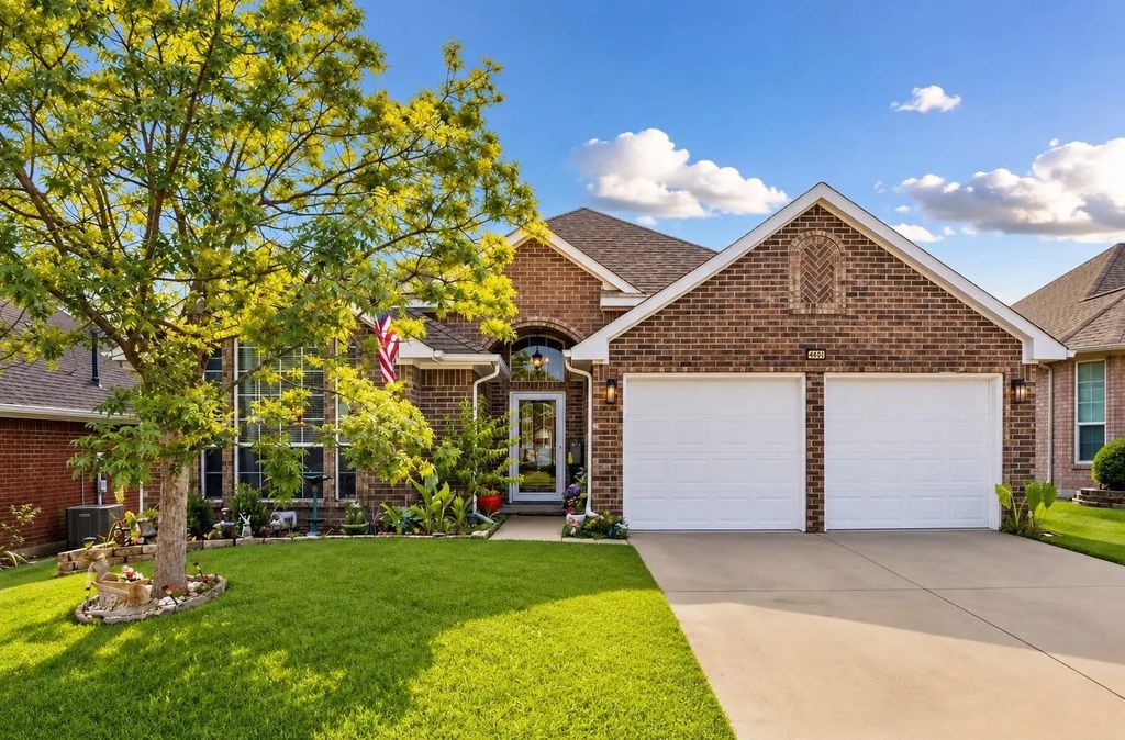 4600 Angelina Way, Fort Worth