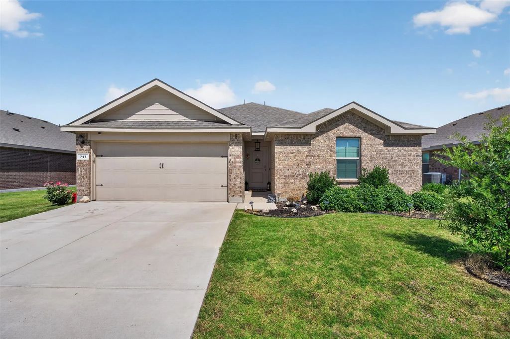 717 Durango Lane, Cleburne