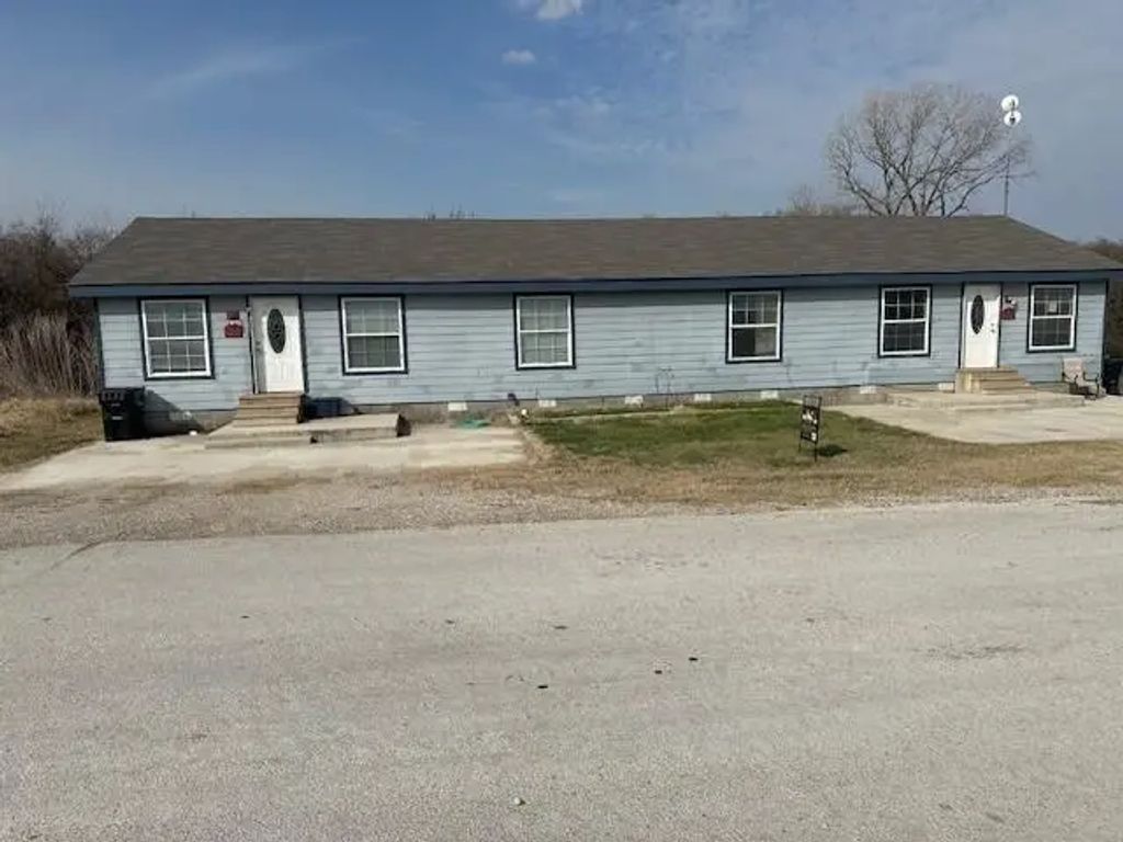 121 Windy Creek, Springtown