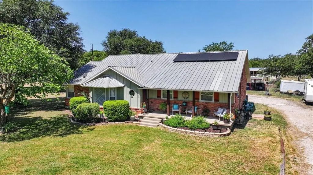 6008 County Road 907, Godley