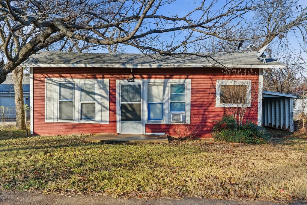 309 S Ostrom Avenue, Eastland