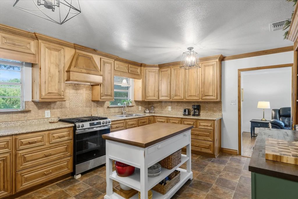 603 N 4th Street, Wills Point
