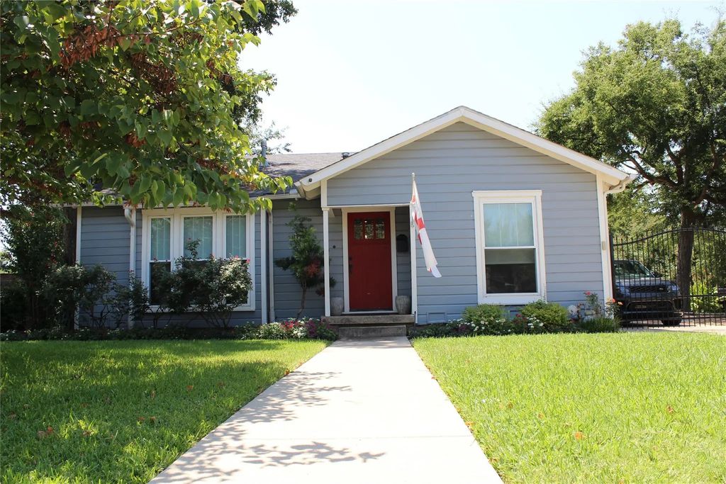 420 E Franklin Street, Grapevine