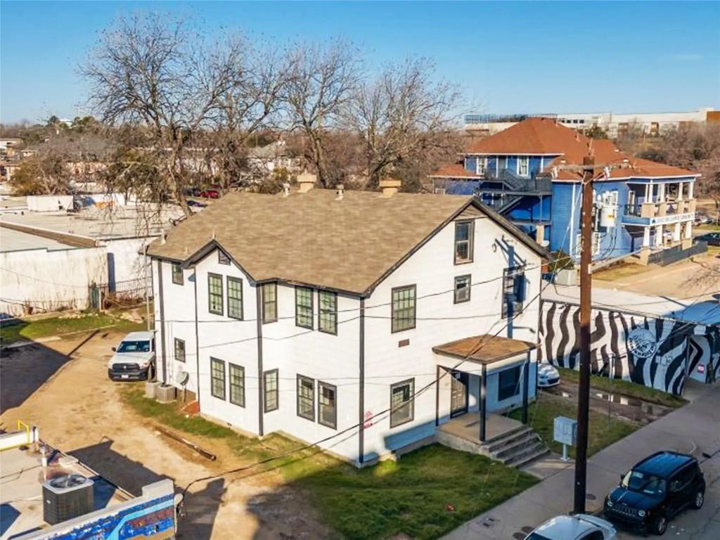107 Fry Street 205, Denton