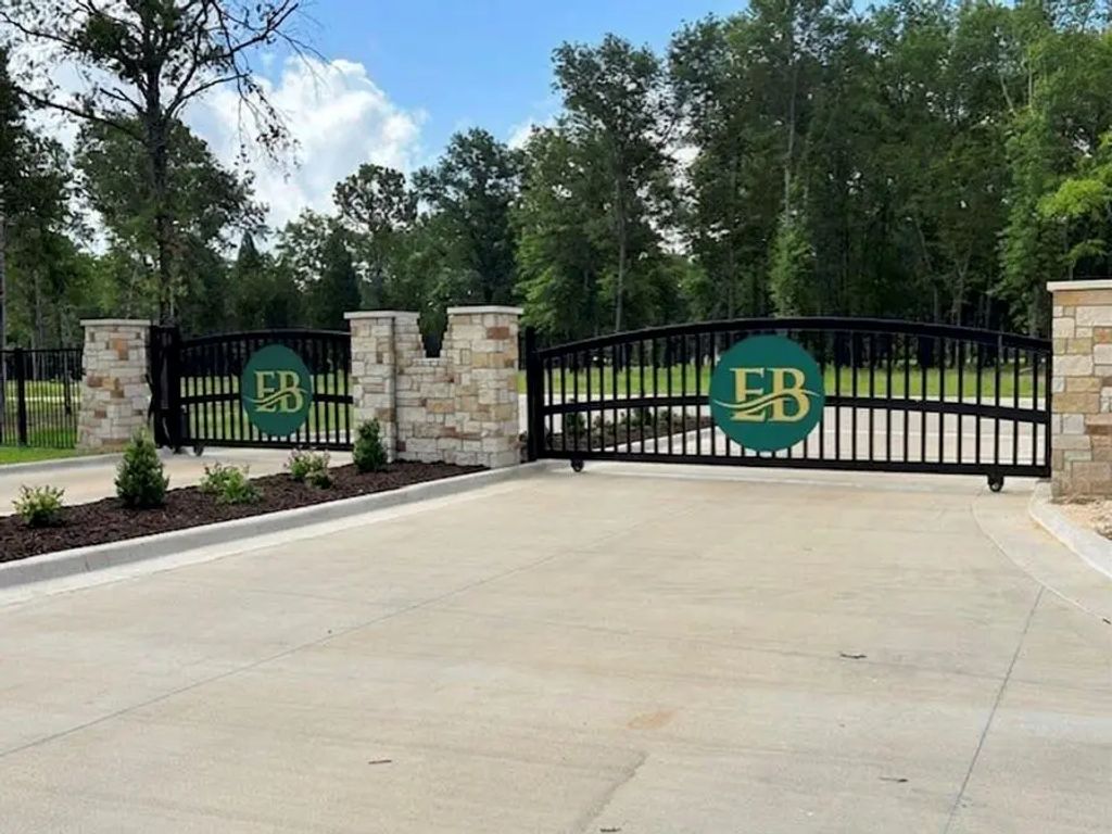011 Sapphire Way, Caney City