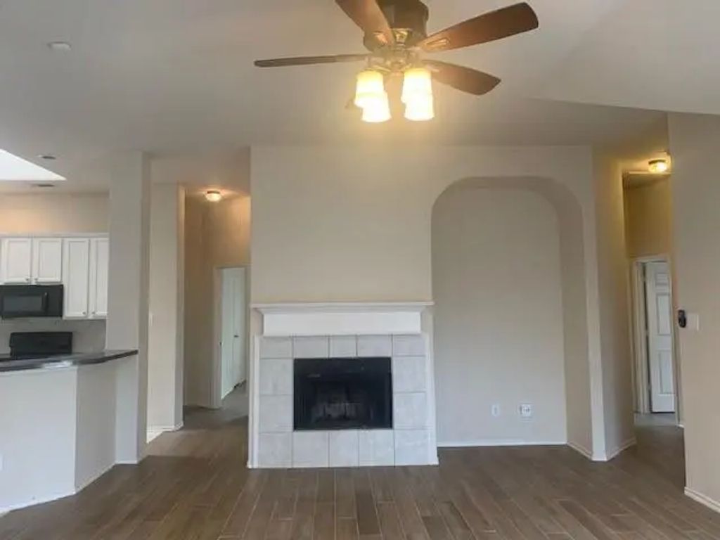 716 Mistymoor Lane, Fort Worth