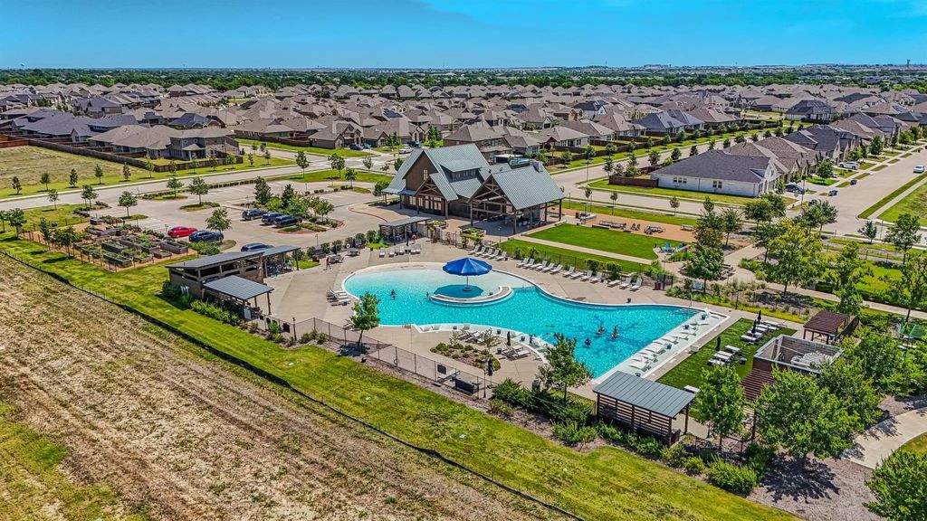 736 Carmen Street, Forney