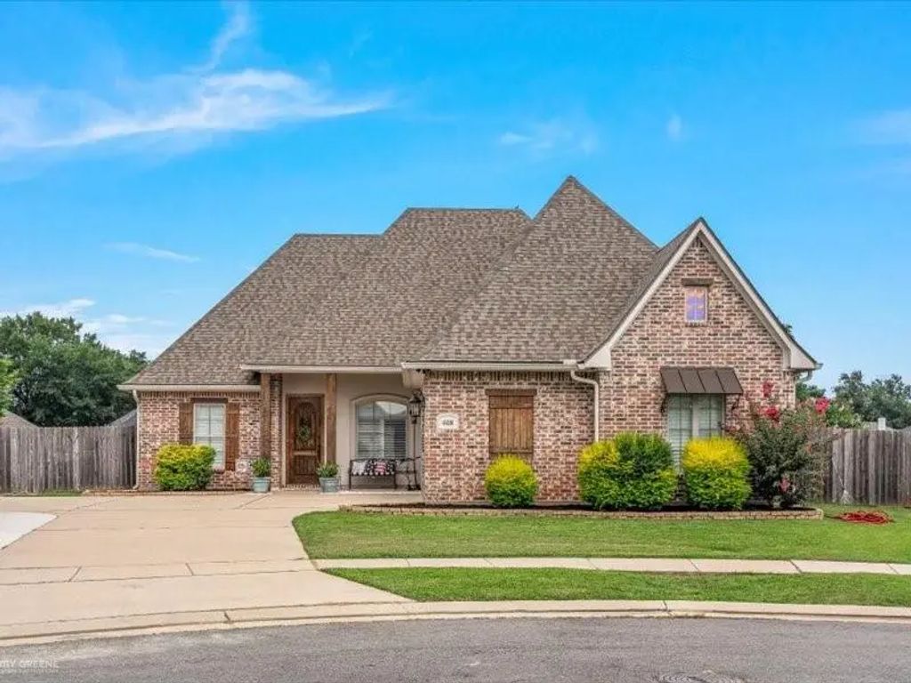 408 Halifax Circle, Benton