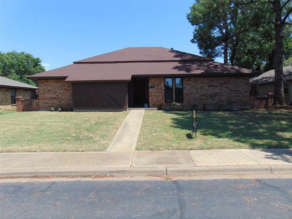 9 Whispering Lane, Hickory Creek