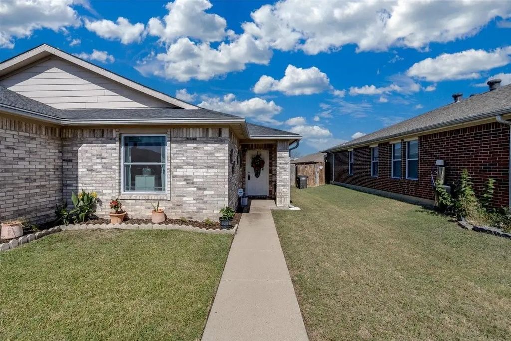 2612 Diver Court, Fort Worth